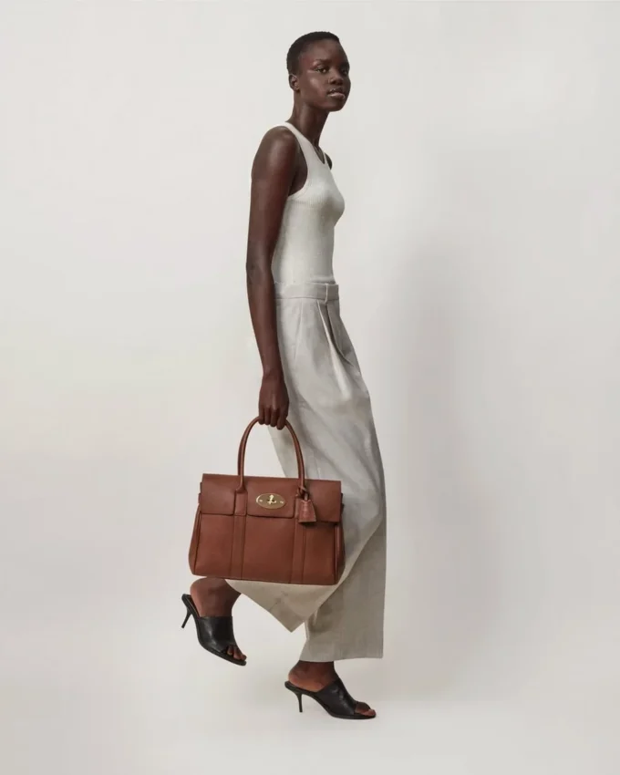 Bayswater in Oak Small Classic Grain Leather Bag Mulberry