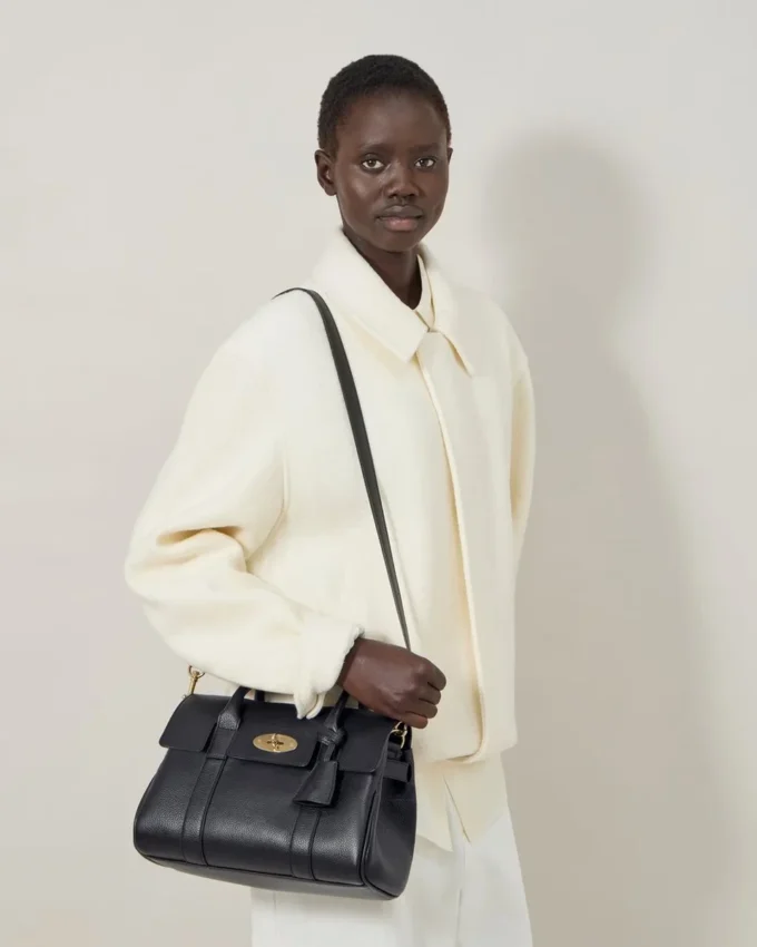 Bayswater Satchel in Black Small Classic Grain Mulberry