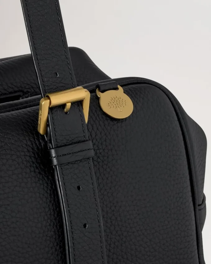 Boston Black Heavy Grain Women