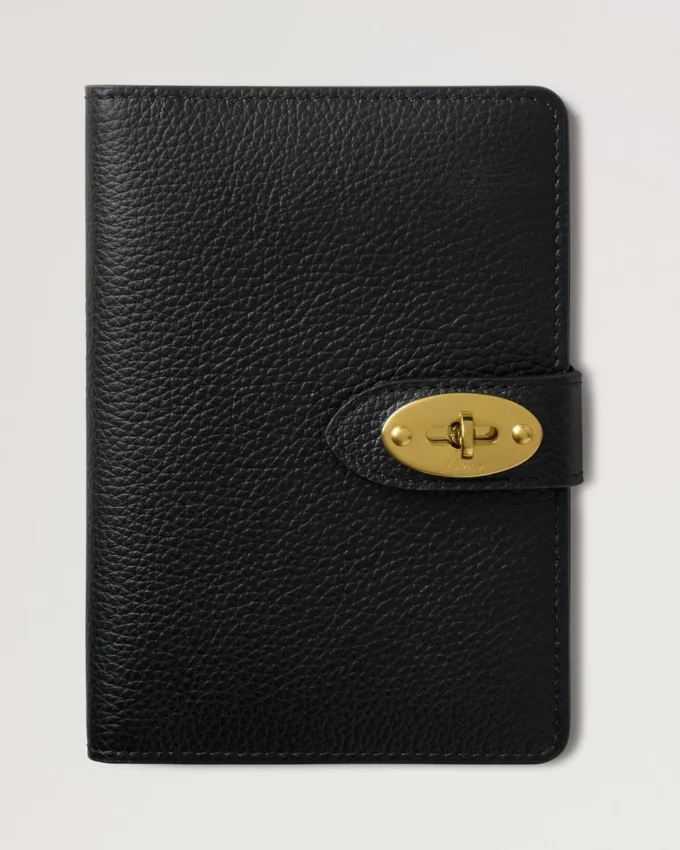 Darley Passport Cover Black Small Classic Grain