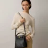 Islington Bucket Black Small Classic Grain Women